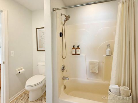 Tiny photo for 28 Oak Creek Court, North Aurora, IL 60542 (MLS # 12554614)