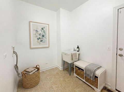 Tiny photo for 28 Oak Creek Court, North Aurora, IL 60542 (MLS # 12554614)