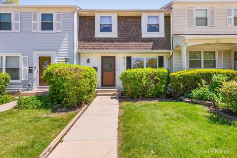 Photo of 815 Mansfield Court, Schaumburg, IL 60194 (MLS # 12631567)
