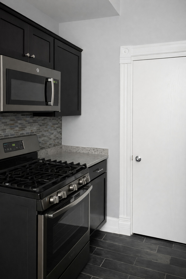 1959 W Dickens Avenue 2F