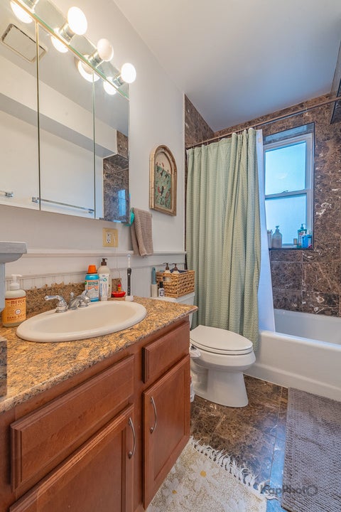 Tiny photo for 5913 N Paulina Street #2E, Chicago, IL 60660 (MLS # 12682009)