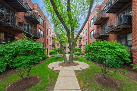 Tiny photo for 5913 N Paulina Street #2E, Chicago, IL 60660 (MLS # 12682009)