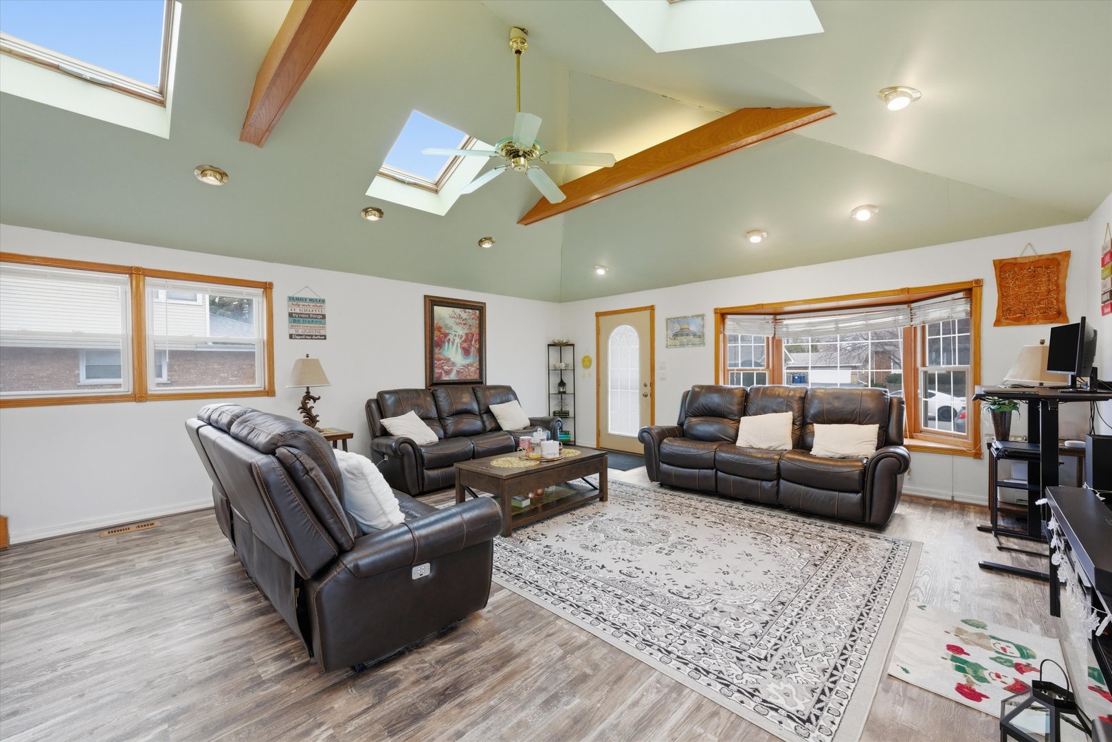 10716 S Nashville Avenue