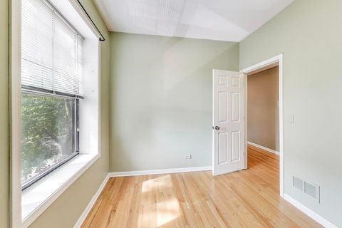Tiny photo for 4701 N Campbell Avenue #2, Chicago, IL 60625 (MLS # 12488021)