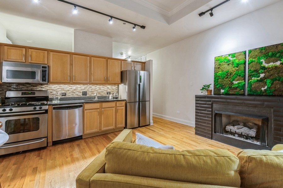 208 W Washington Street 703