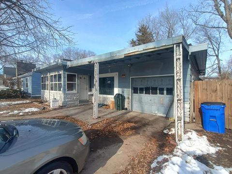 Tiny photo for 419 S Pearl Street, Salem, IL 62881 (MLS # 12530495)