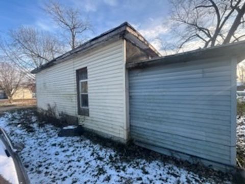 Tiny photo for 419 S Pearl Street, Salem, IL 62881 (MLS # 12530495)