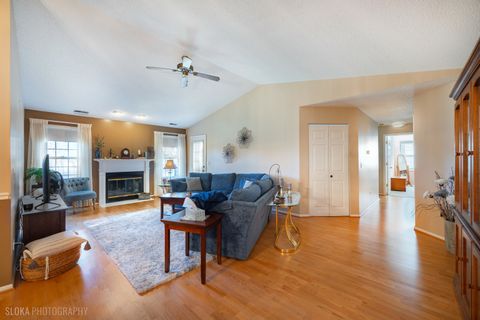 Tiny photo for 474 Elizabeth Drive #17D, Wood Dale, IL 60191 (MLS # 12548284)