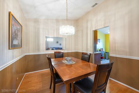 Tiny photo for 474 Elizabeth Drive #17D, Wood Dale, IL 60191 (MLS # 12548284)