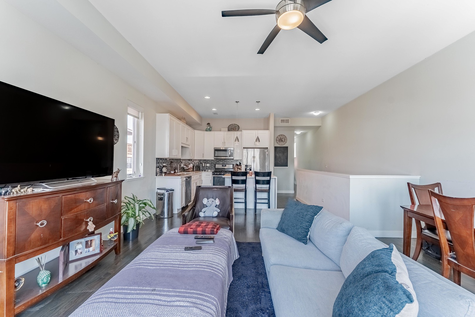 2143 W 19th Street 3