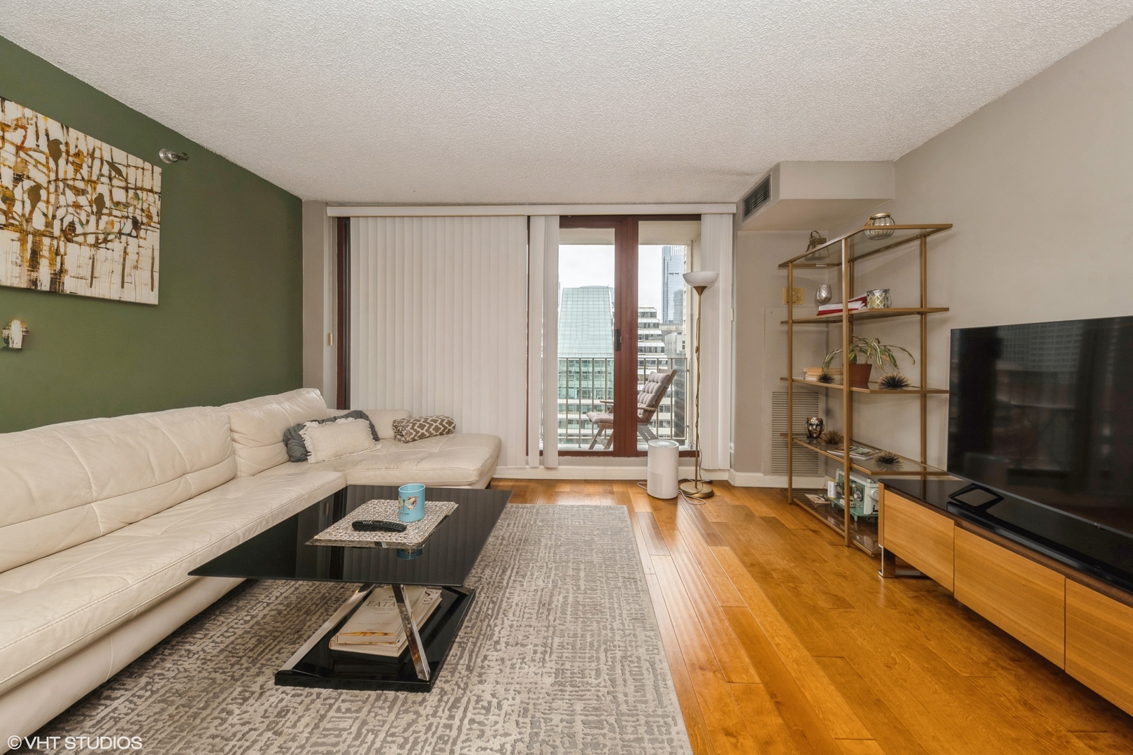 200 N Dearborn Street 3008