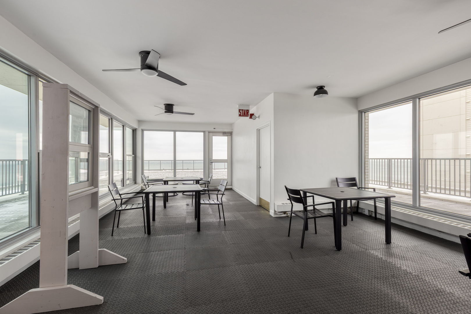 5757 N Sheridan Road 3e