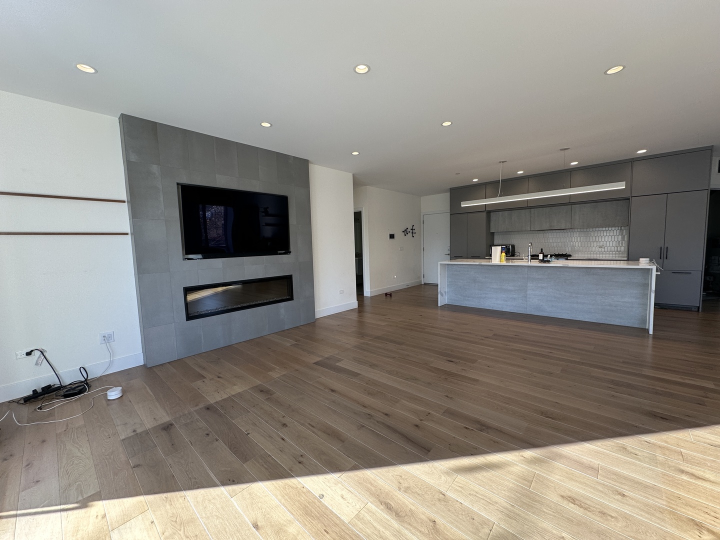 550 N Ogden Avenue 2S