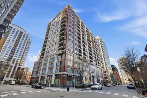 Photo of 451 W Huron Street #702, Chicago, IL 60654 (MLS # 12547215)