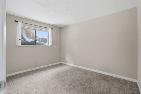 Tiny photo for 2501 26th Avenue Court #1C, Rock Island, IL 61201 (MLS # 12594872)