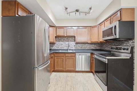 Tiny photo for 2501 26th Avenue Court #1C, Rock Island, IL 61201 (MLS # 12594872)