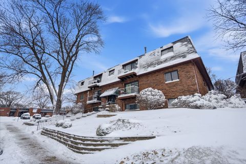 Tiny photo for 2501 26th Avenue Court #1C, Rock Island, IL 61201 (MLS # 12594872)