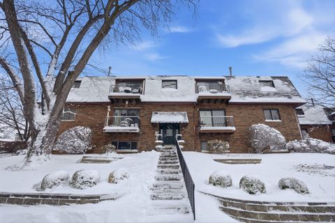 Photo of 2501 26th Avenue Court #1C, Rock Island, IL 61201 (MLS # 12594872)