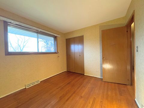 Tiny photo for 761 Marshall Drive, Des Plaines, IL 60016 (MLS # 12499482)