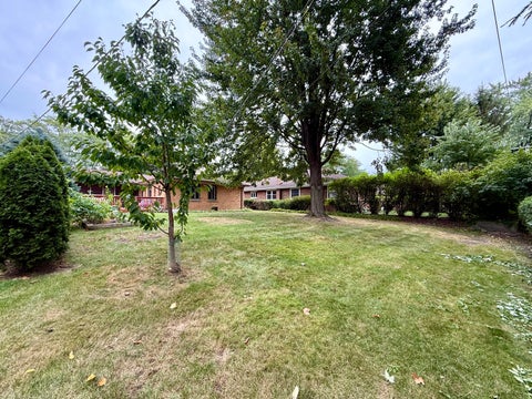 Tiny photo for 402 S Na Wa Ta Avenue, Mount Prospect, IL 60056 (MLS # 12760759)