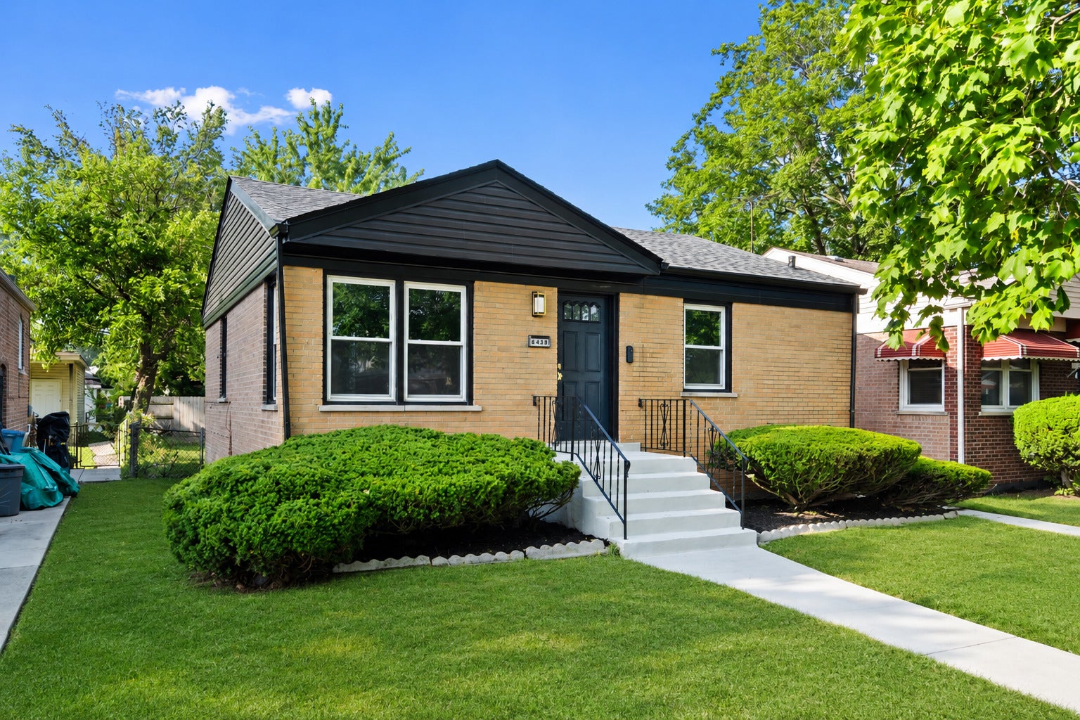 438 W 126th Place