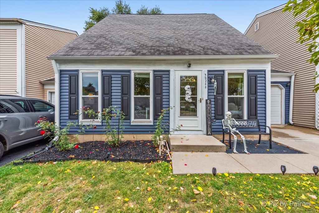 Photo for 3S268 Twin Pines Drive, Warrenville, IL 60555 (MLS # 12499589)