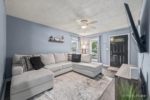 Tiny photo for 3S268 Twin Pines Drive, Warrenville, IL 60555 (MLS # 12499589)