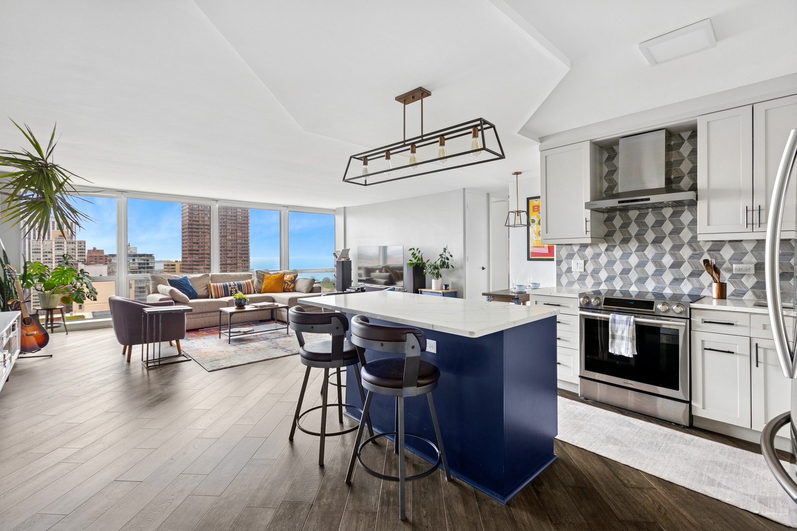 330 W Diversey Parkway 2108