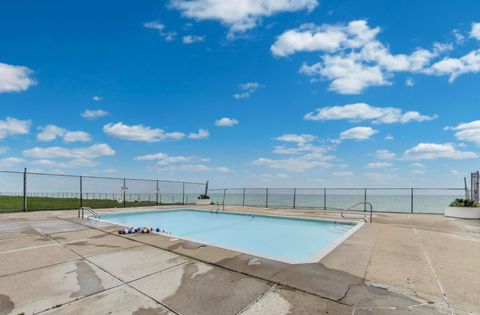 Tiny photo for 6325 N Sheridan Road #1808, Chicago, IL 60660 (MLS # 12615786)