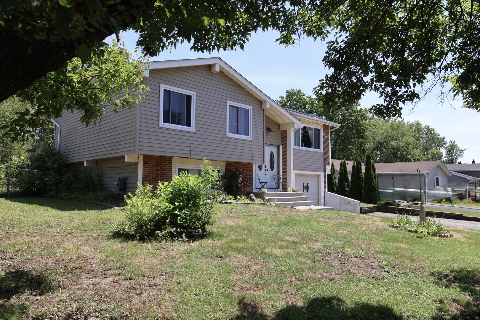 212 Lexington Drive