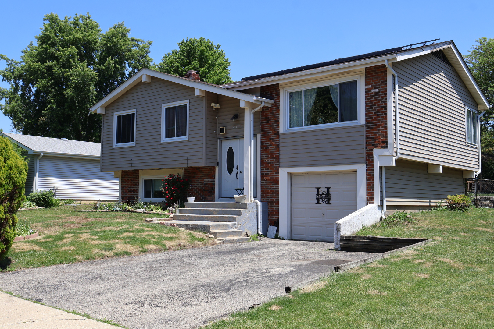 212 Lexington Drive