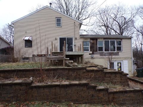 Photo of 26 Blue Grass Court, Davenport, IA 52802 (MLS # 100000152)