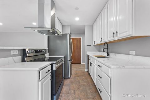 Tiny photo for 5820 Oakwood Drive #1a, Lisle, IL 60532 (MLS # 12519011)