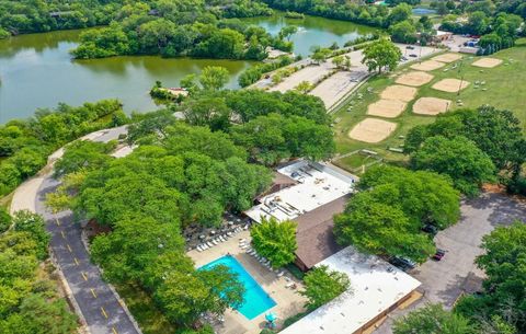 Tiny photo for 5820 Oakwood Drive #1a, Lisle, IL 60532 (MLS # 12519011)