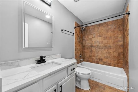 Tiny photo for 5820 Oakwood Drive #1a, Lisle, IL 60532 (MLS # 12519011)