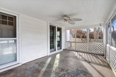 Tiny photo for 422 N Gardiner Avenue, Rockford, IL 61107 (MLS # 12546114)