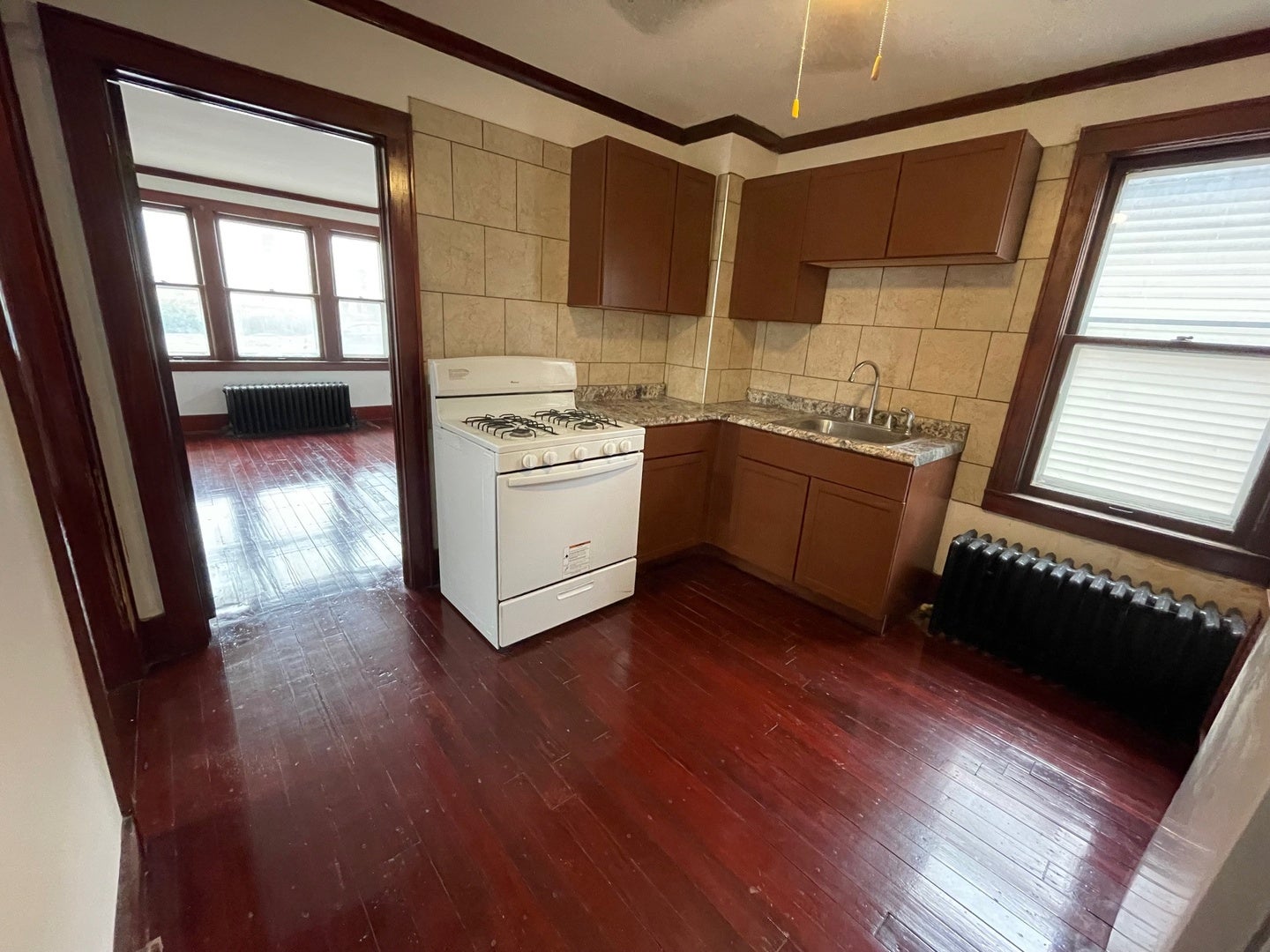 1538-1542 W 3rd Street