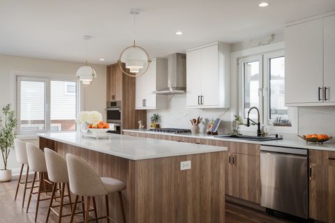 Tiny photo for 805 S Tures Lane, Des Plaines, IL 60018 (MLS # 12471498)