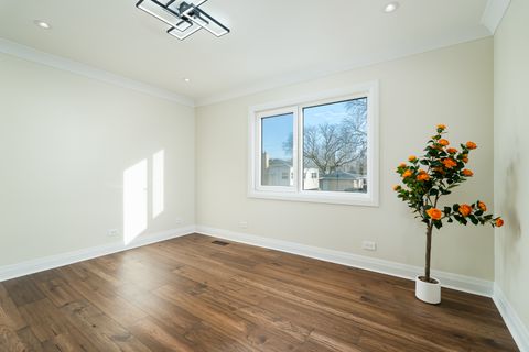 Tiny photo for 805 S Tures Lane, Des Plaines, IL 60018 (MLS # 12471498)
