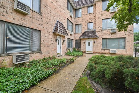 Photo of 1762 W Highland Avenue #104, Chicago, IL 60660 (MLS # 12485422)