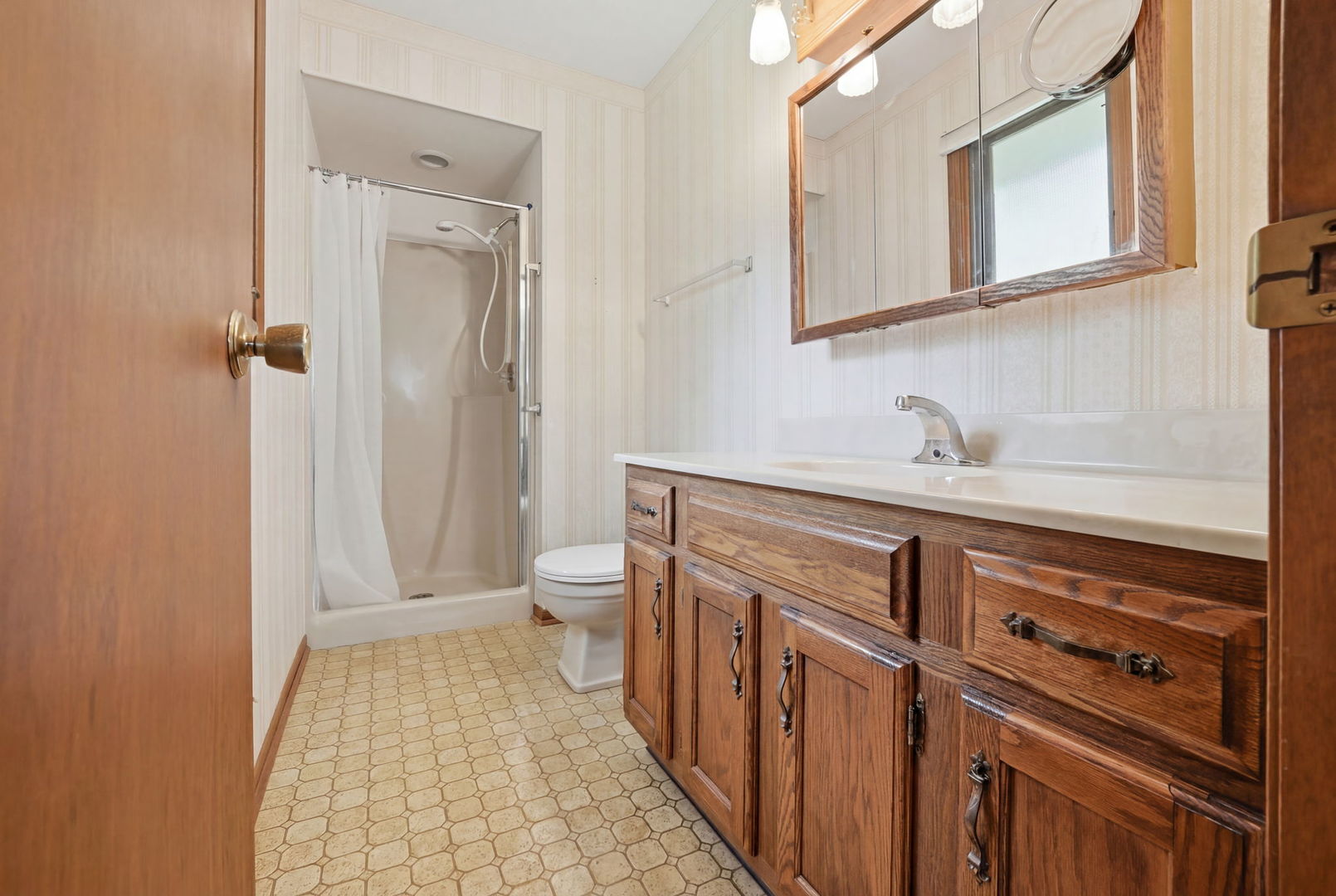 2014 Cimarron Drive, Freeport, IL 61032 — MLS #12625327 — photo 10 of 23