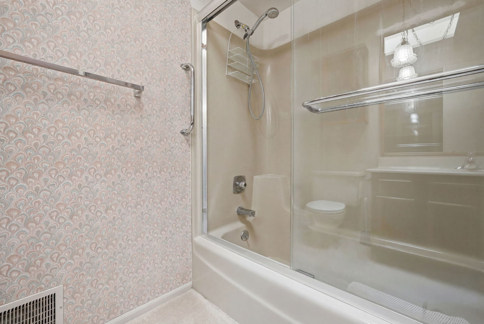 2014 Cimarron Drive, Freeport, IL 61032 — MLS #12625327 — photo 14 of 23