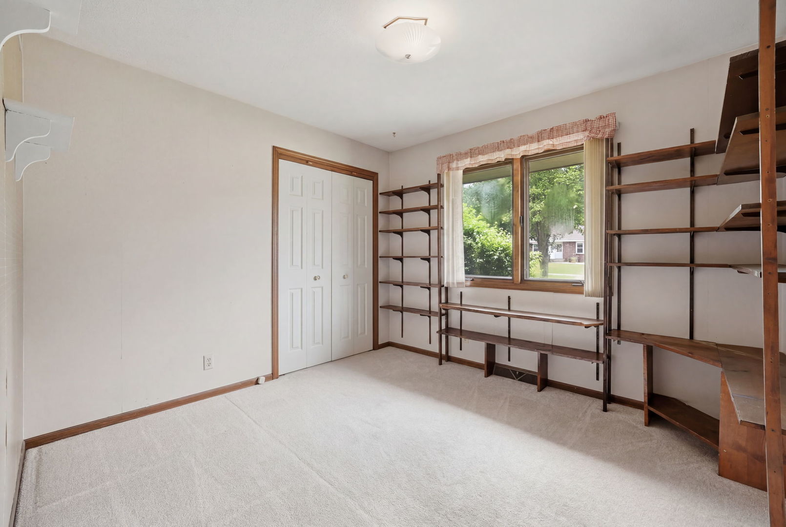 2014 Cimarron Drive, Freeport, IL 61032 — MLS #12625327 — photo 11 of 23