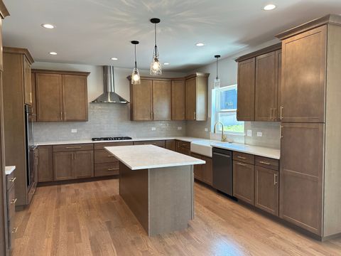 Tiny photo for 16440 W Cottonwood Drive, Lockport, IL 60441 (MLS # 12518537)