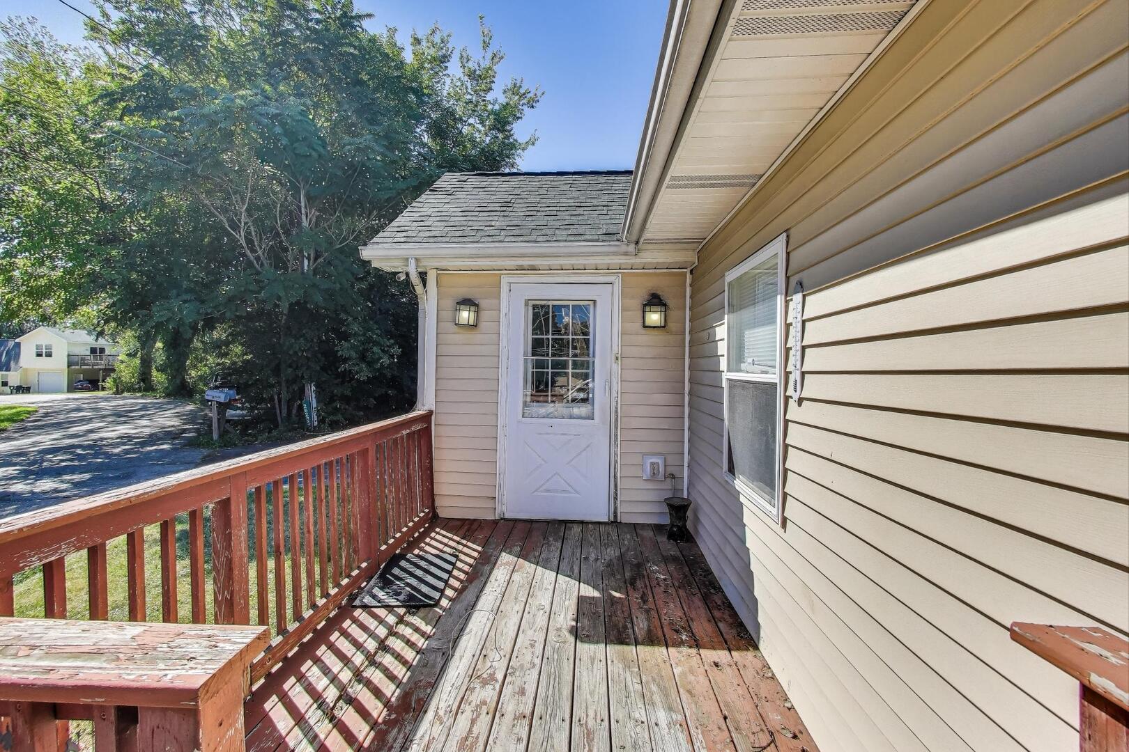 42138 N Lotus Avenue