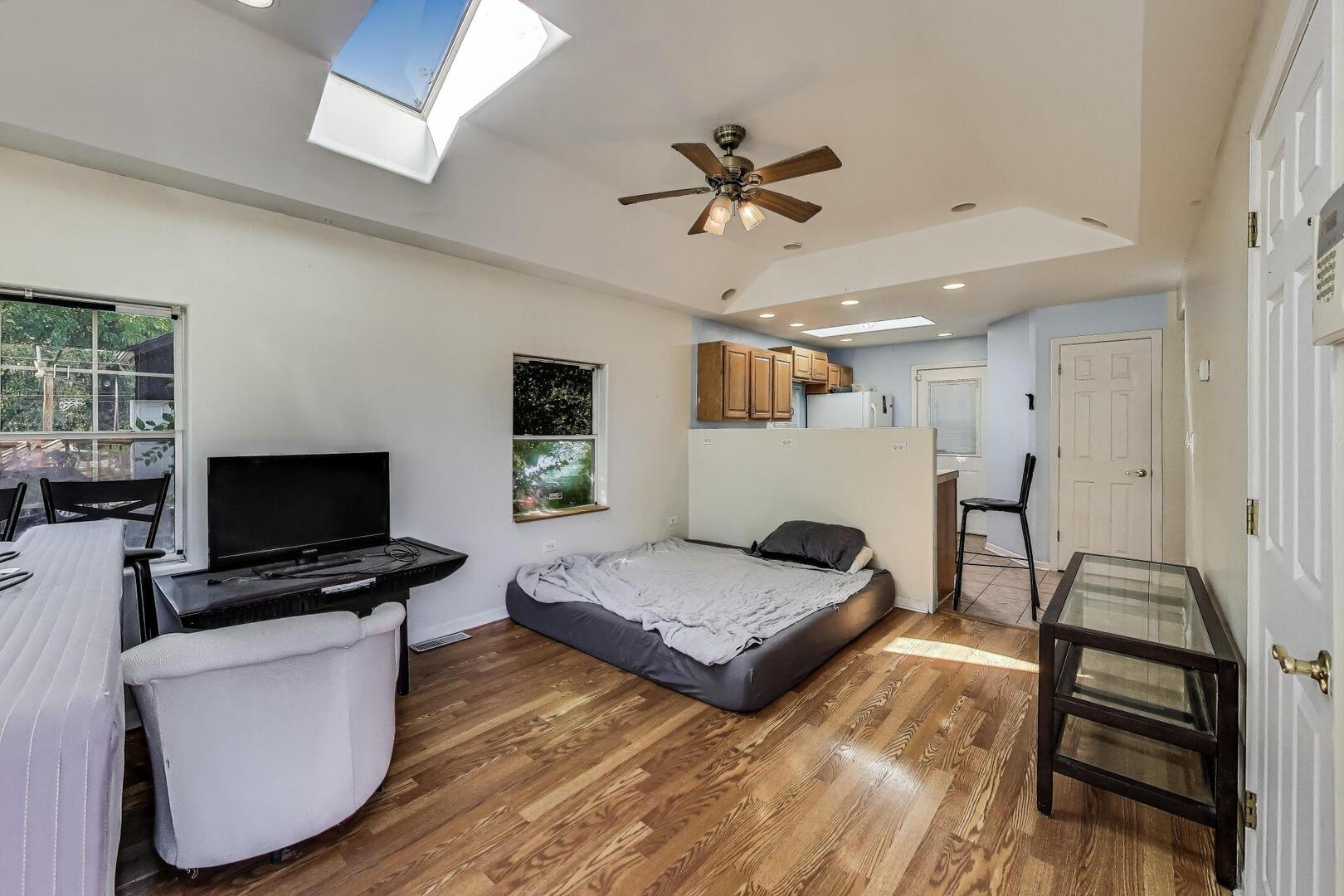 42138 N Lotus Avenue