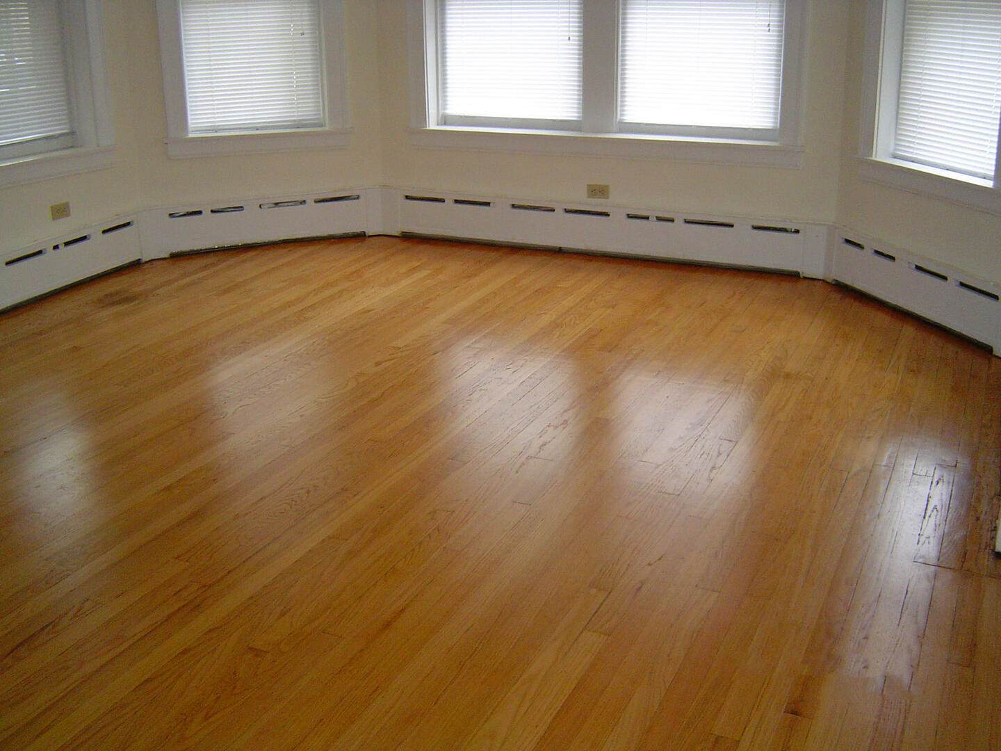 5722 N Washtenaw Avenue