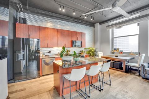 Tiny photo for 565 W Quincy Street #711, Chicago, IL 60661 (MLS # 12491761)