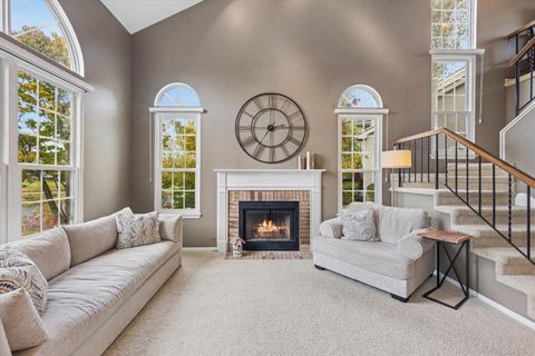 Tiny photo for 56 N Golfview Court, Glendale Heights, IL 60139 (MLS # 12505244)