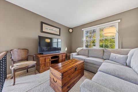 Tiny photo for 56 N Golfview Court, Glendale Heights, IL 60139 (MLS # 12505244)